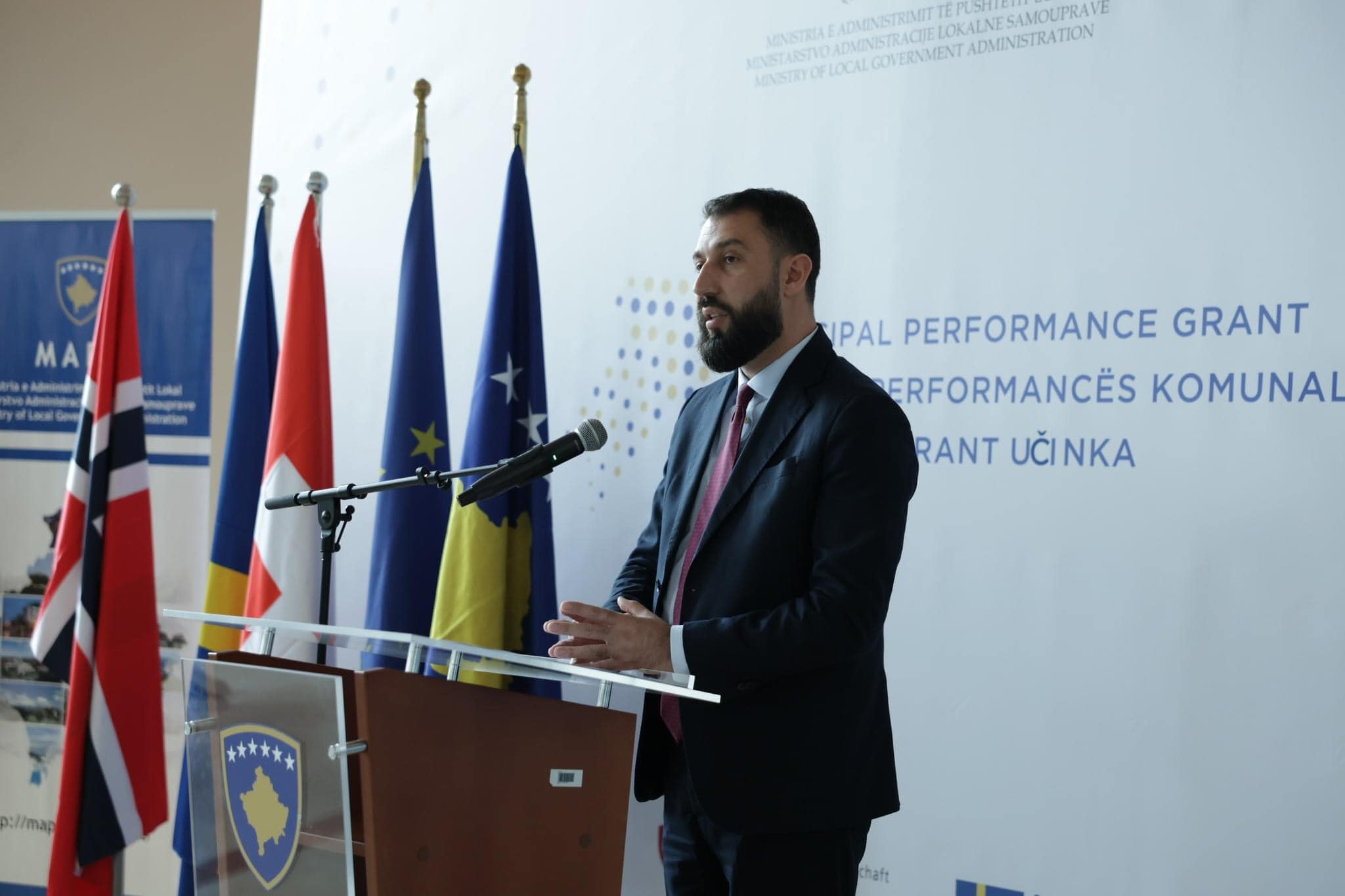 Qeveria e Kosovës, Bashkimi Evropian, Zvicra, Suedia dhe Norvegjia shpërblejnë komunat me performancën më të mirë në Kosovë