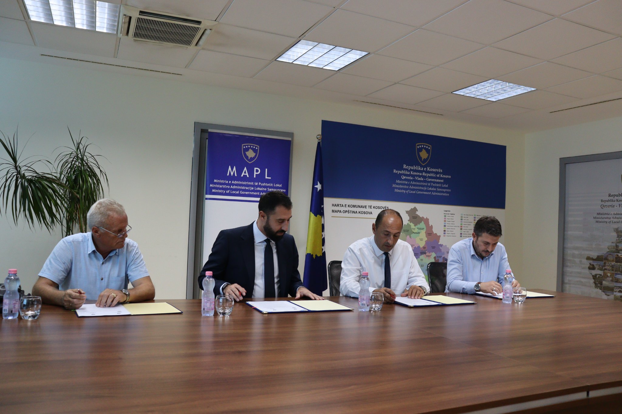 Potpisuje se Sporazum o finansiranju projekta “Uređivanje vodovodne mreže u opštini Kosovo Polje na ulici 028 i  029, Veliki Belaćevac i u selu Velika Slatina”