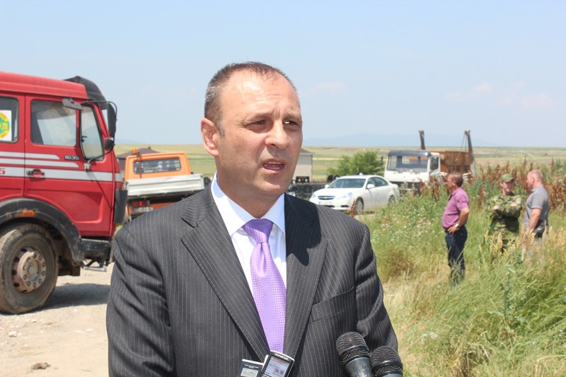 Organizovano čišćenje deponije oko seoskog groblja u Čaglavici