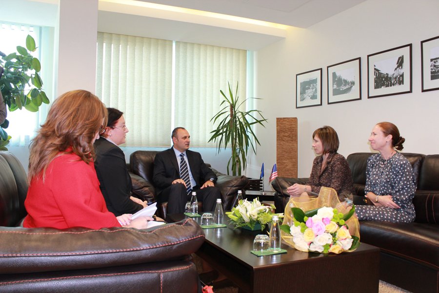 Zamenik premijera Petrović dočekao je ambasadorku Amerike na Kosovo Tracey Ann Jacobson