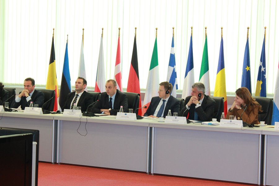 Sastanak  sa gradonačelnicima opština Kosova i predstavnicima Opštinskog saveta za bezbednost  zajednica  kao  i sa međunardnim predstavnicima  na Kosovu