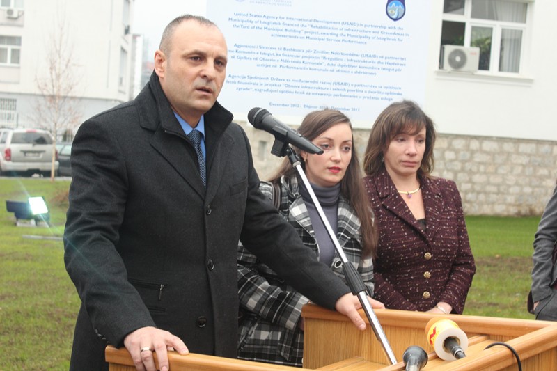 Zamenik premijera Petrović na inauguraciji zgrade opštine Istok.