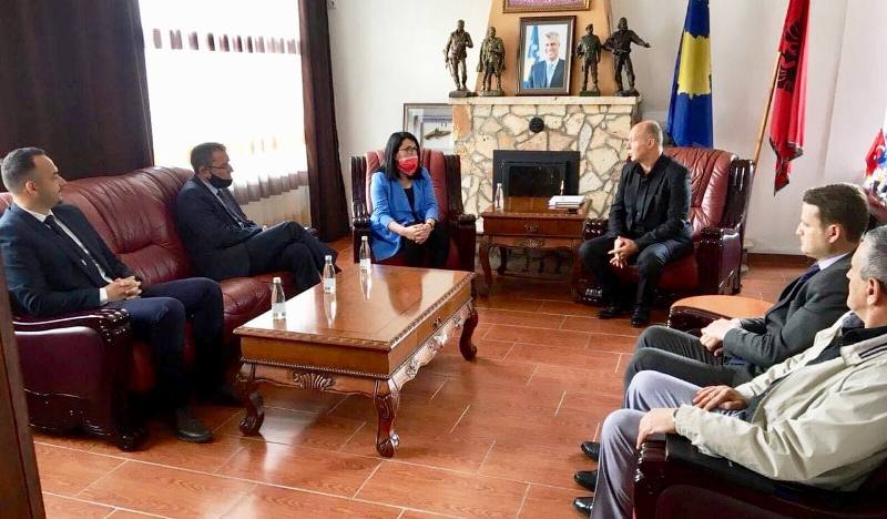 OPŠTINE KAČANIK I ELEZ HAN POSEĆENI OD STRANE ZAMENIKA MINISTARA EMINI I GECAJ