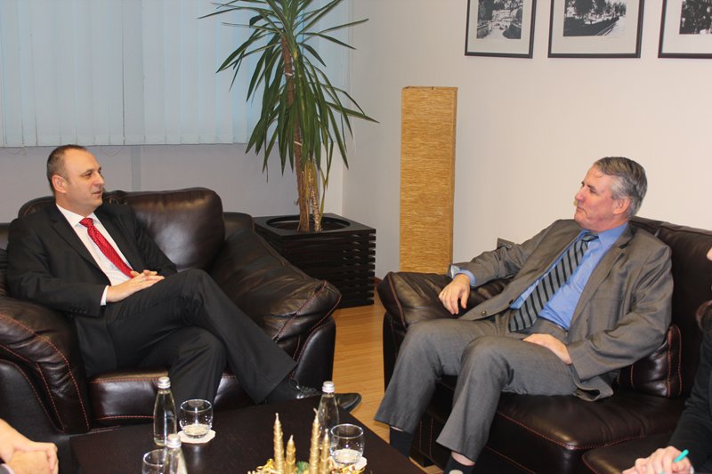 Zamenik premijera Petrović na sastanku sa ambasadorom Nemačke na Kosovu Blomajerom