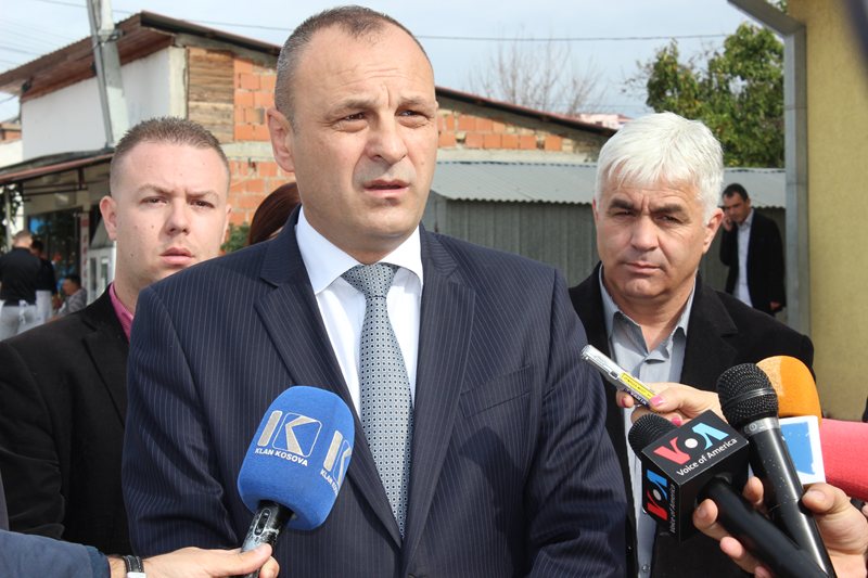 Petrović posetio radove na izgradnji puta u Gračanici