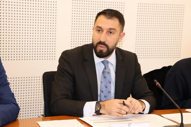 Ministar Krasniqi podneo izveštaj komisiji za javnu administraciju, lokalnu upravu, medije i regionalni razvoj