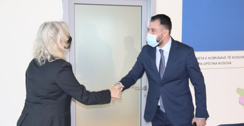 MINISTAR KRASNIQI DOČAKAO DIREKTORKU  HELVETAS-a CELESTINE KROSSCHELL