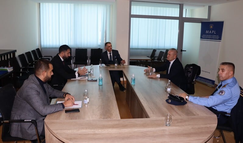 MINISTAR KRASNIQI DOČEKAO GRADONAČELNIKA OPŠTINE  KLINA ZENUNA ELEZAJA