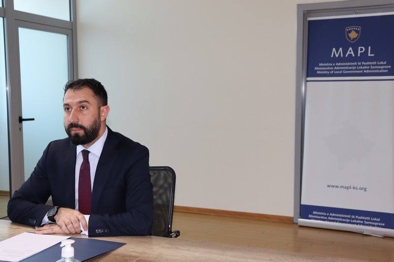 MINISTAR KRASNIQI PODRŽAVA STRATEGIJU ZA INOVACIJE I DOBRO UPRAVLJANJE NA LOKALNOM NIVOU, UKLJUČUJUĆI 12 NAČELA DOBROG DEMOKRATSKOG UPRAVLJANJA KROZ ELOG PROGRAM
