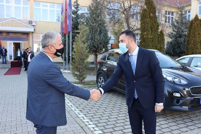Ministra Krasniqija dočekao gradonačelnik opštine Suva Reka g.Bali Muharremaj
