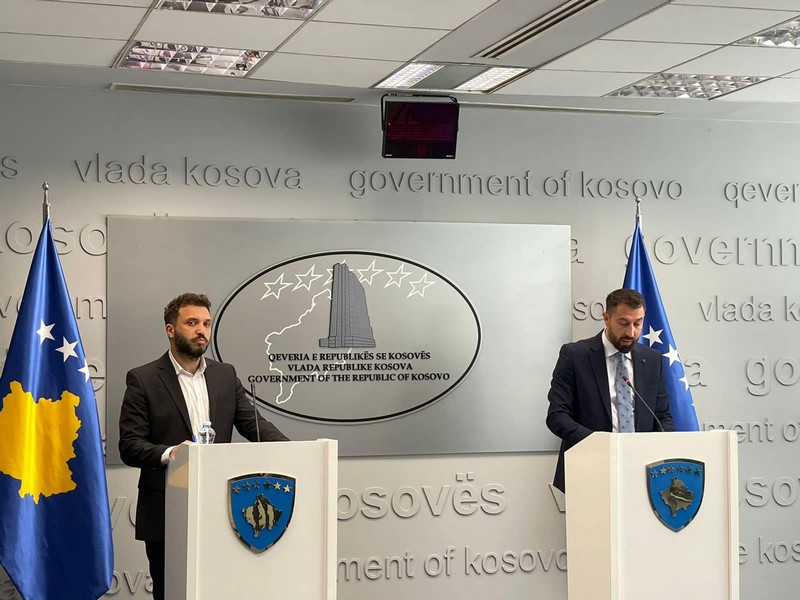 Ministar Krasniqi medijama predstavio Izveštaj o opštinskom učinku