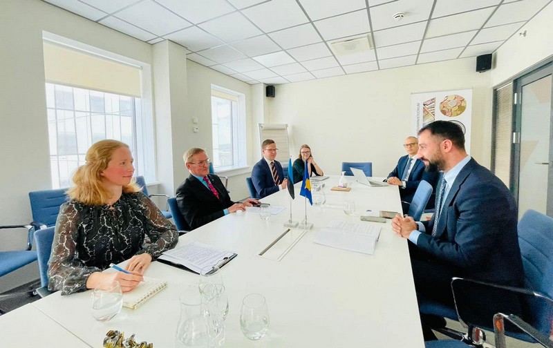 Ministar Krasniqi sastao se sa ministra javne administracije Republike Estonije, Jaakom Aabom (Jaak Aab)