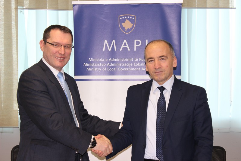 Ministria e Administrimit të Pushtetit Lokal mbështet  Komunën e  Pejës në  financimin e projektit “Asfaltimi i rrugës Gorazhdec-Grabovc dhe asaj në Zllapek rrugë këto që përfshijnë edhe lagje egjiptiane dhe boshnjake ” në komunën e Pejës