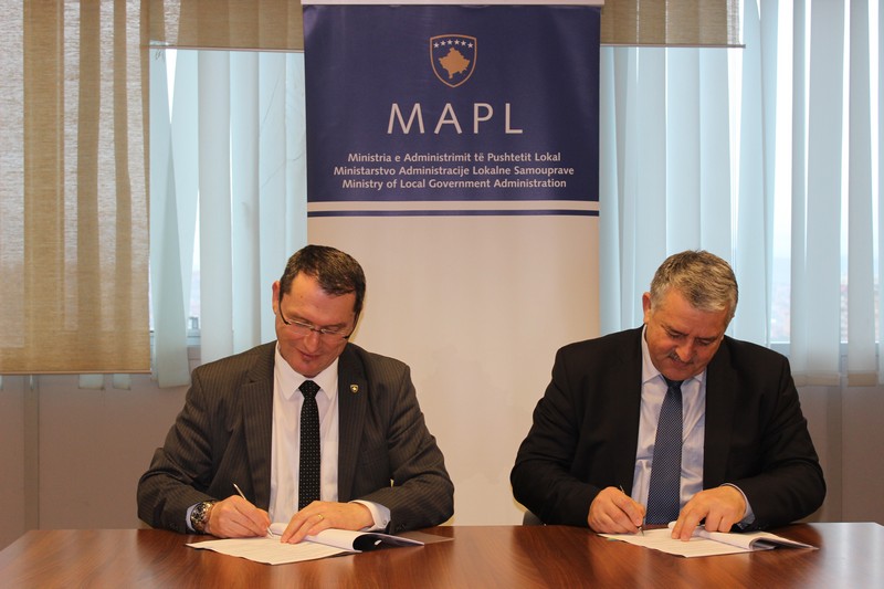 MAPL mbështet komunën e Podujevës në financimin e projektit – Rregullimi i ndriçimit publik – në qytetin e Podujevës