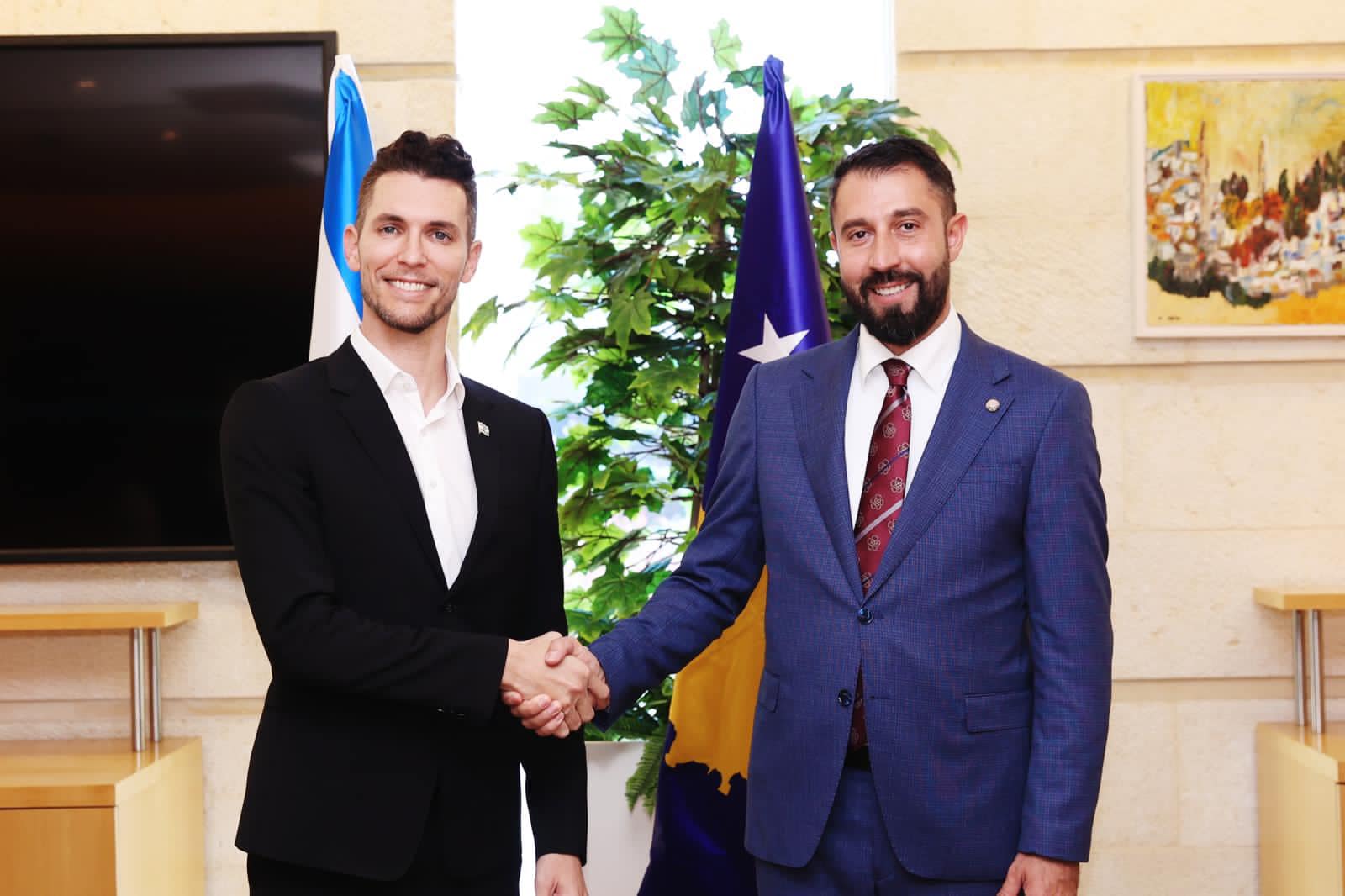 Ministar Krasniqi zhvillon odvijao je značajne sastanke u Izraelu, dočekuje se na sastanku i od strane zamenik aministra spoljnih poslova Izraela, Idan Roll