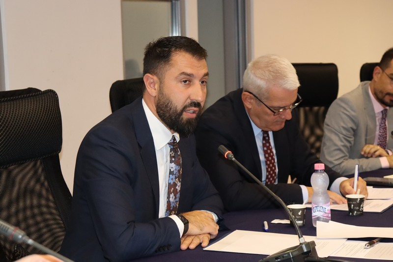 Ministar Krasniqi  istakao značaj reforme na lokalnom nivou na sastanku Specijalne grupe za reformu javne uprave