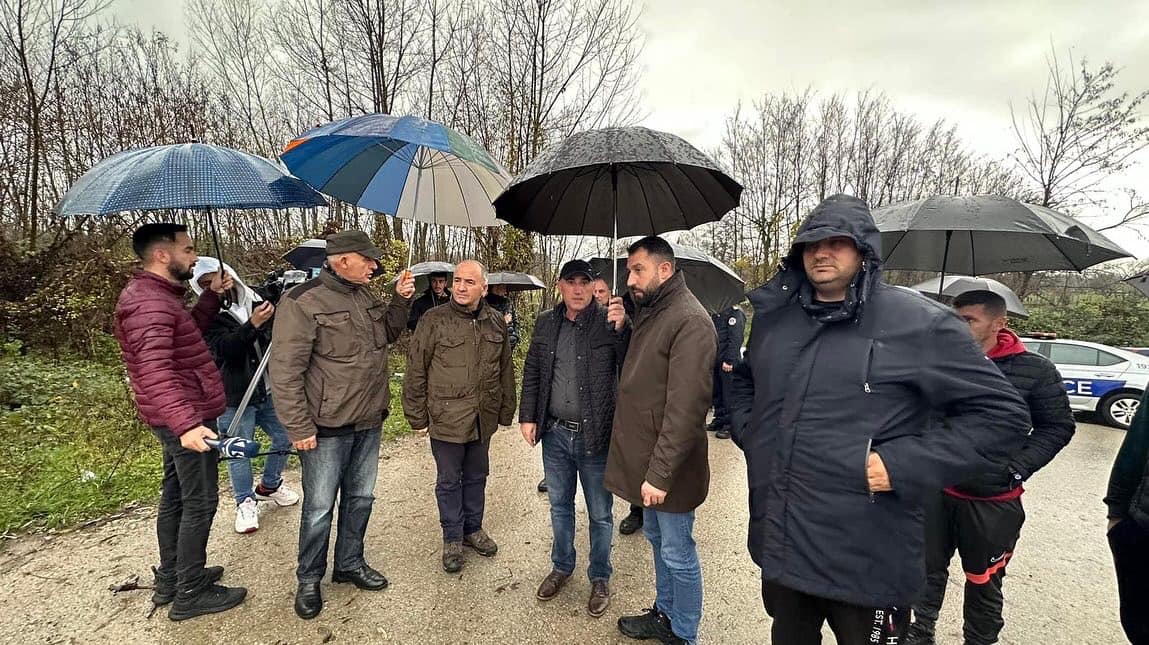 Ministar Krasniqi posetio je nekoliko oštećenih zona od polava u  Peći i Dečanu i pružio podršku Vlade opštinama u sočavanju sa ovom situacijom