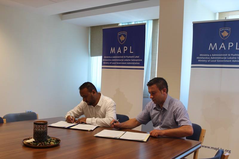 Zëvendësministri i MAPL-së z. Bashkim Krasniqi, ka nënshkruar kontratën për ndarjen e mjeteve financiare me OJQ “Aktivizimi i të rinjve dhe të rinjve të minoriteteve”