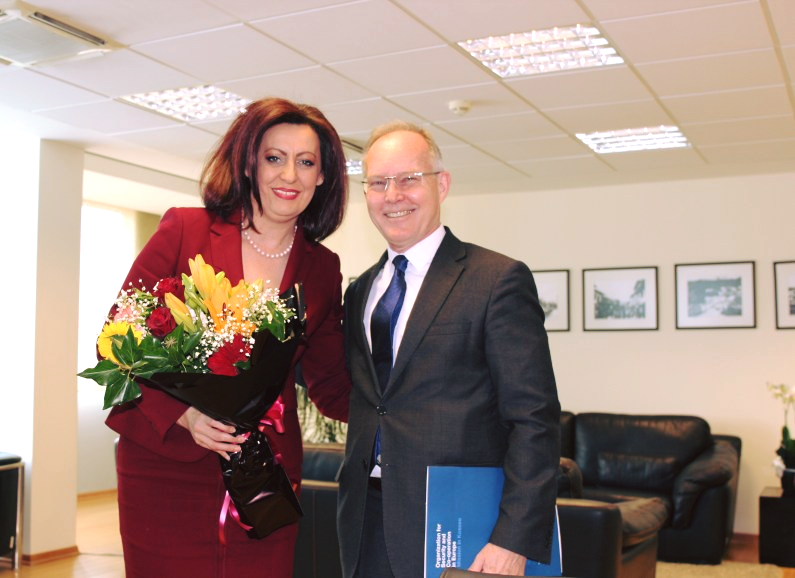 MINISTARKA EMILIJA REDŽEPI DOČEKALA JE NA SASTANAKU, G.JAN BRAATHU, AMBASADORA OEBS-A NA KOSOVU
