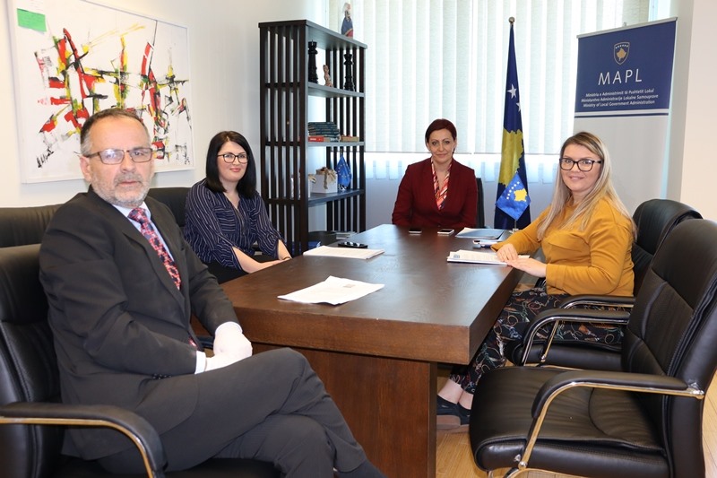 Ministarka Redžepi na koordinacionom sastanku sa svojim kabinetom