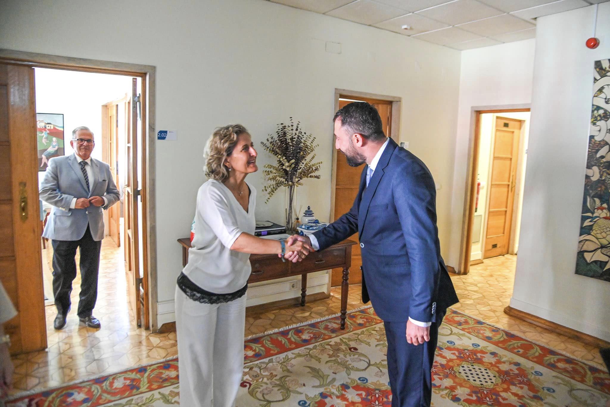 Ministar Krasniqi započeo zvaničnu posetu u Portugaliji, na sastanku je dočakan od strane ministarke za teritorijalnu koheziju (povezanost), Ana Abrunhosa