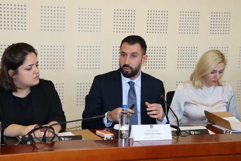 PARLAMENTARNA KOMISIJA U NAČELU USVAJA PREDLOG ZAKONA O SISTEMU UPRAVLJANJA UČINKOM OPŠTINA I GRANT ZASNOVAN NA UČINKU OPŠTINA  KAO I DOPUNU I IZMENU ZAKONA O LOKALNOJ SAMOUPRAVI