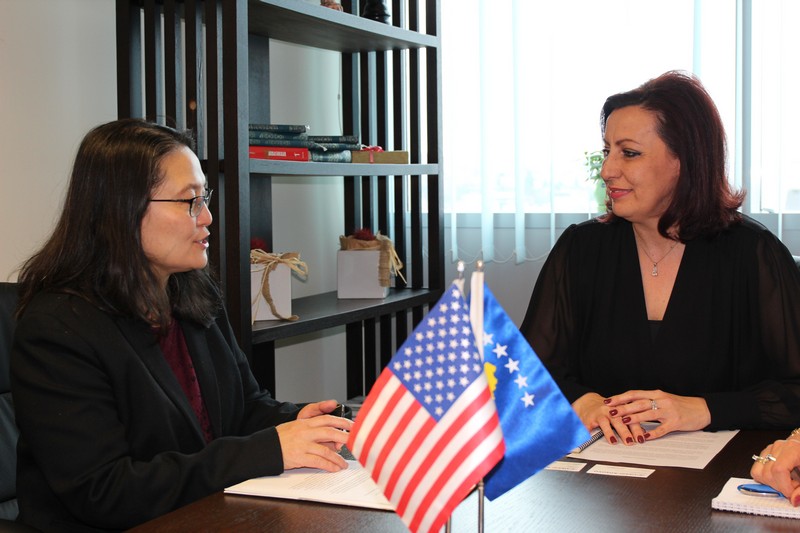 Ministarka Redžepi sa direktoricom USAID-a na Kosovu, Lisom Magno o saradnji