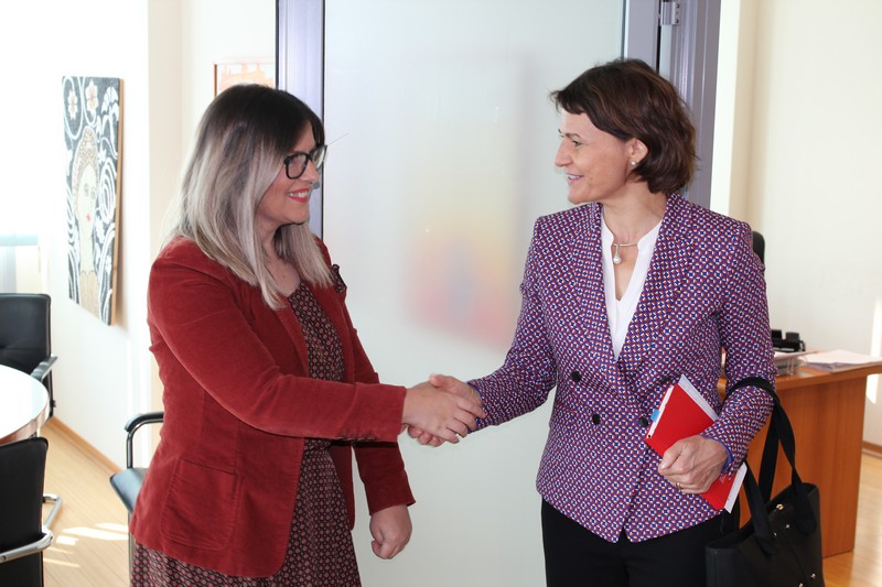 Sekretarja e Përgjithshme e MAPL-së, znj. Rozafa Ukimeraj, priti në takim Zëvendësdrejtoren e SDC dhe Shefen e Departamentit për Evropën Lindore, Znj. Ruth Huber