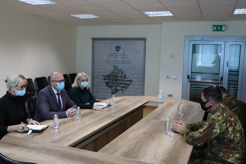 Ракић са командантом КФОР-а о безбедносној ситуацији
