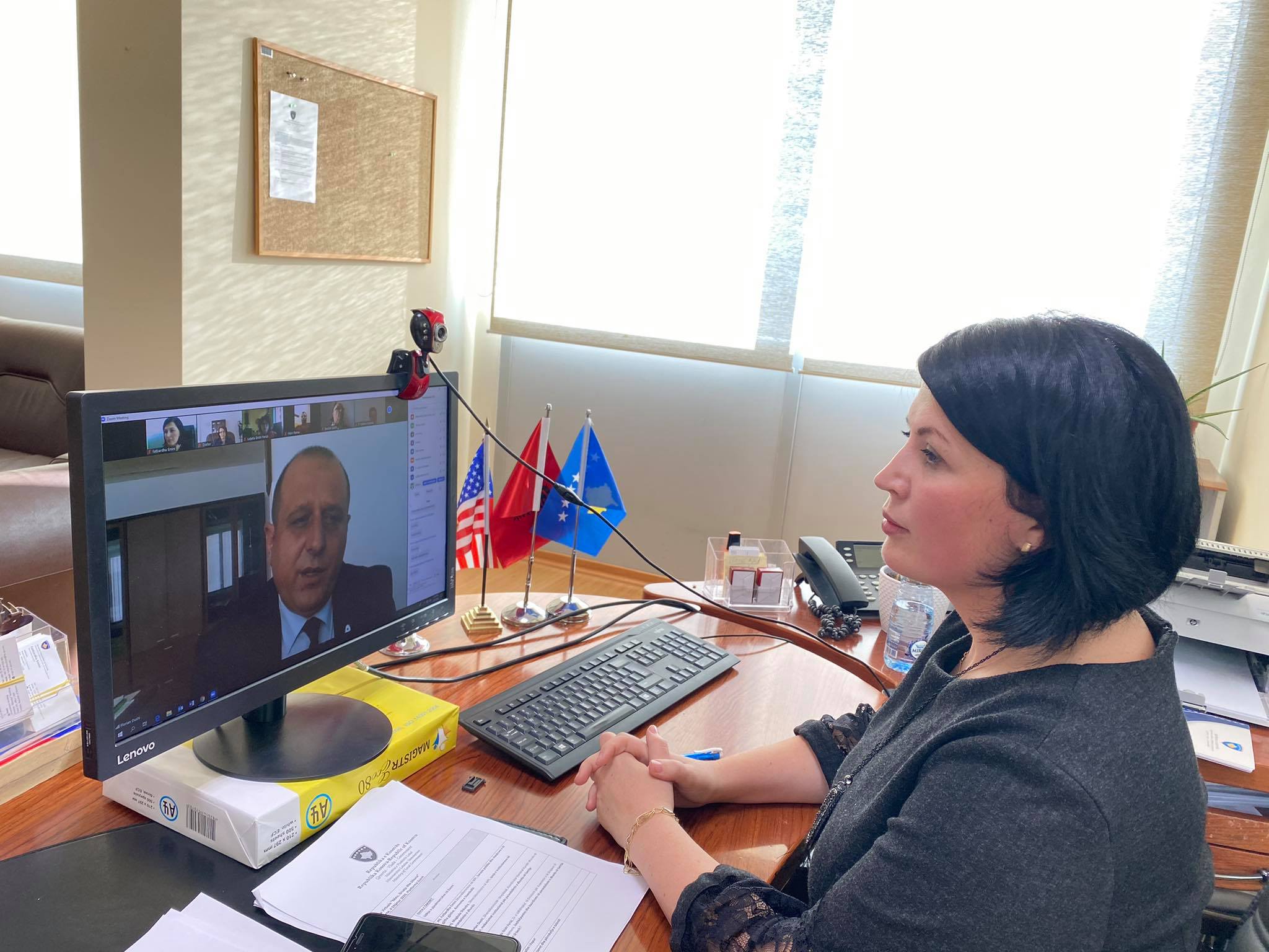 Министарство локалне самоуправе у сарадњи са Националним координатором у борби против насиља у породици организовали су заједнички састанак у оквиру кампање за елиминисање насиља над женама “16 дана активизма против насиља над женама “