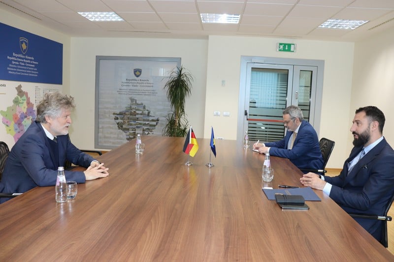Ministar Krasniqi dočekao zamenika ambasadora Savezne Republike Nemačke u Republici Kosovo, Jan Axel Voss