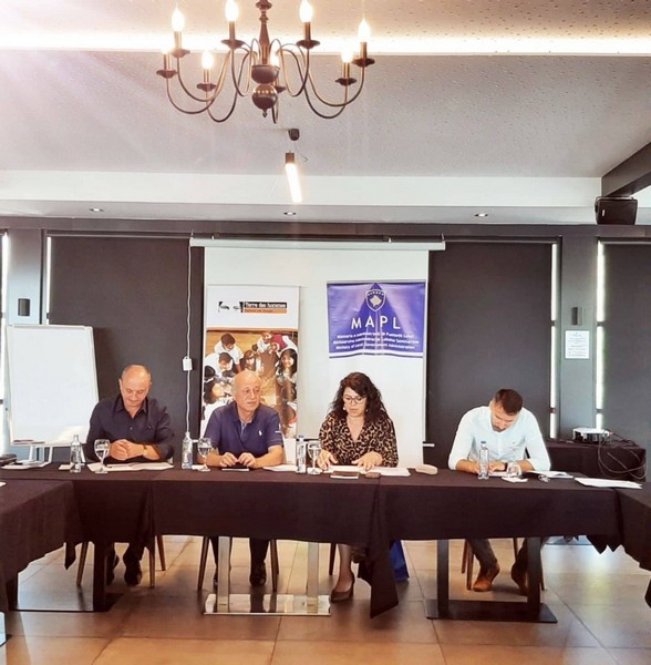 The Ministry of Local Government Administration holds a workshop with the municipalities of the region of Peja on the obligations of the municipalities in implementation of the Law on Child Protection