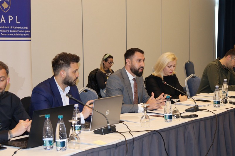 Ministr Krasniqi je učestvovao na okruglom stolu koji je organizovao MALS radi razmatranja Izveštaja o merenju opštinskog učinka za 2020