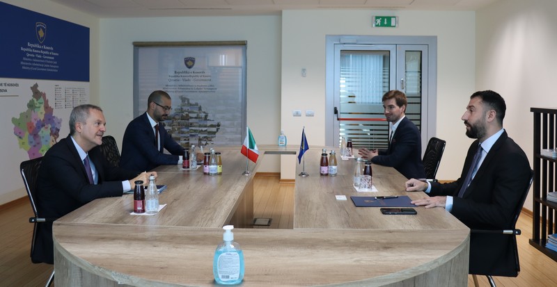 Ministar Krasniqi dočekao ambasadora Republike Italije na Kosovu, Njegovu Ekselenciju Antonello De Riu
