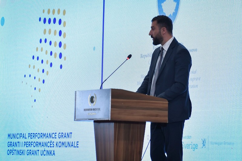 Opštine dobijaju oko 8 miliona evra za svoj učinak kroz grant za opštinski učinak