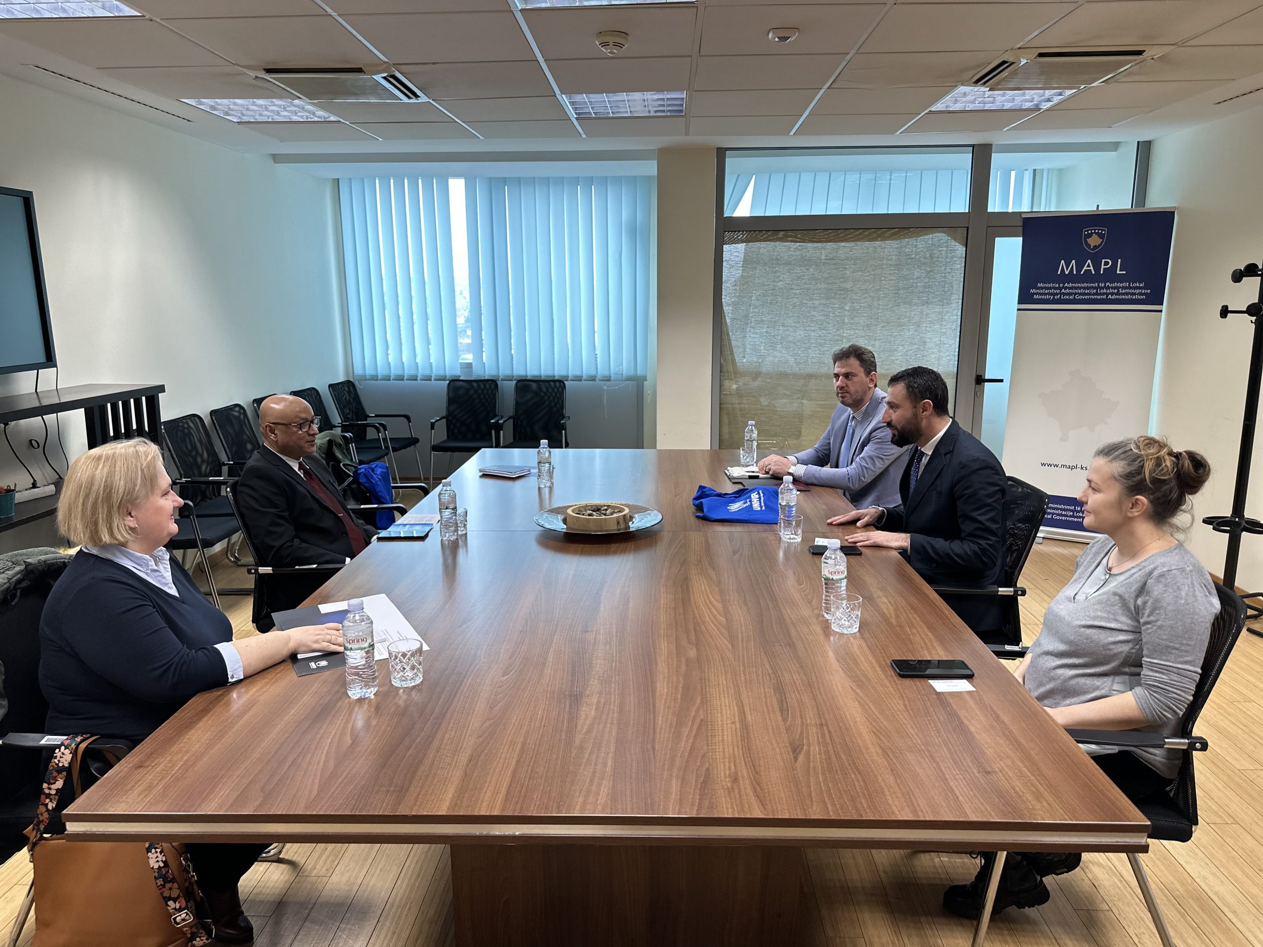 Ministri i MAPL-së, z. Elbert Krasniqi në takim me Shefin e Misionit të UNHCR-it në Kosovë, z. Arjun Shrestha