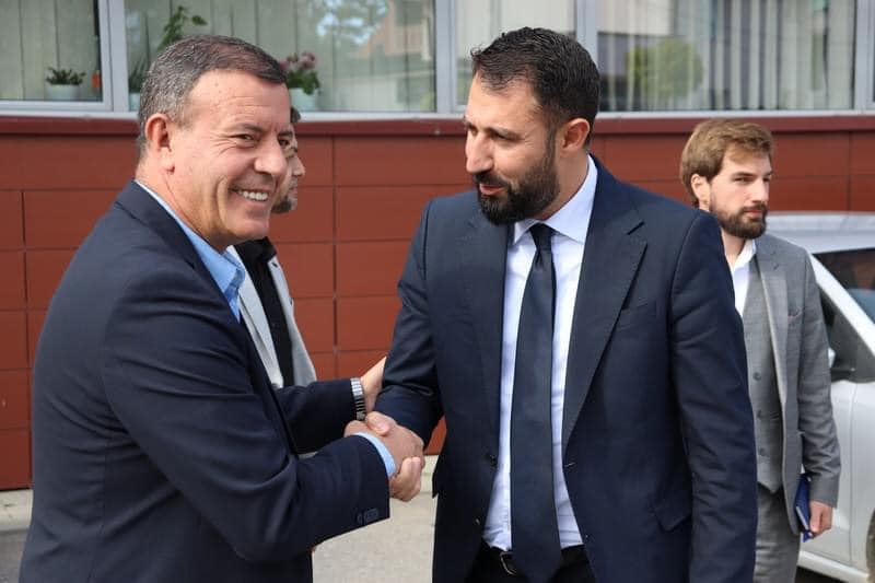Ministar Krasniqi posetio opštinu Obilić