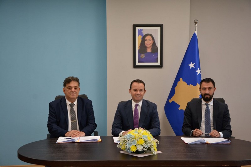 MINISTRI FATON PECI DHE MINISTRI ELBERT KRASNIQI NËNSHKRUAJNË MEMORANDUMIN E MIRËKUPTIMIT ME INVESTITORË TË HUAJ