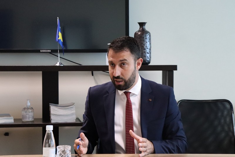 Ministar Krasnići dočekao predstavnike Kancelarije poverenika za jezike pri Kancelariji premijera